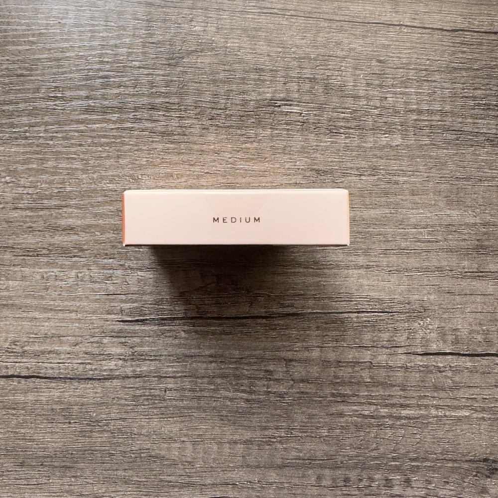 Revolution Face Powder Contour Compact MEDIUM Palette 0.24 oz - Picture 8 of 8